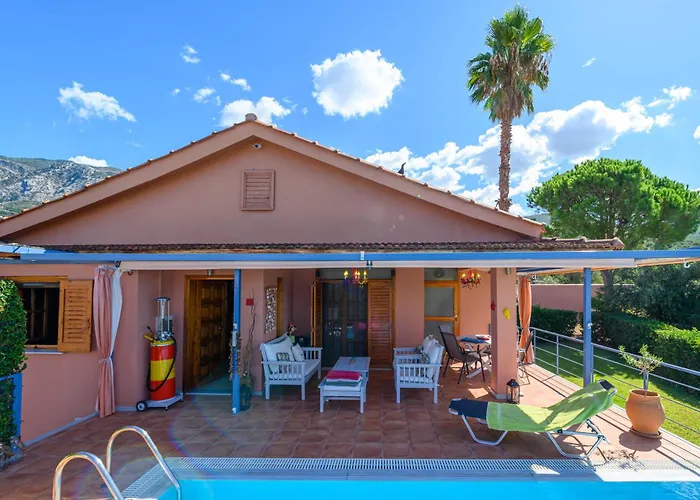 Cozy Small Smart Villa With Private Pool Mikri Mantineia Kalamata