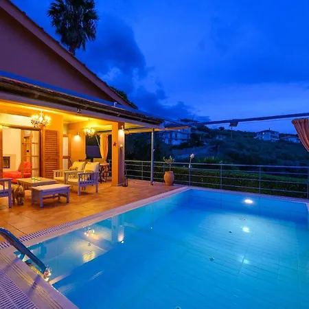 Cozy Small Smart Villa With Private Pool Mikri Mantineia קלמאטה מראה חיצוני תמונה